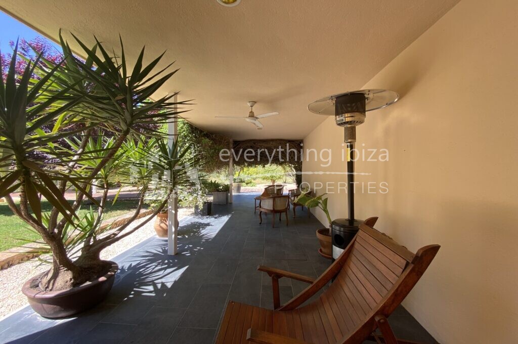 Elegant Villa Set in Large Country Plot Yet Close to Ibiza, ref. 1458, for sale in Ibiza by everything ibiza Properties