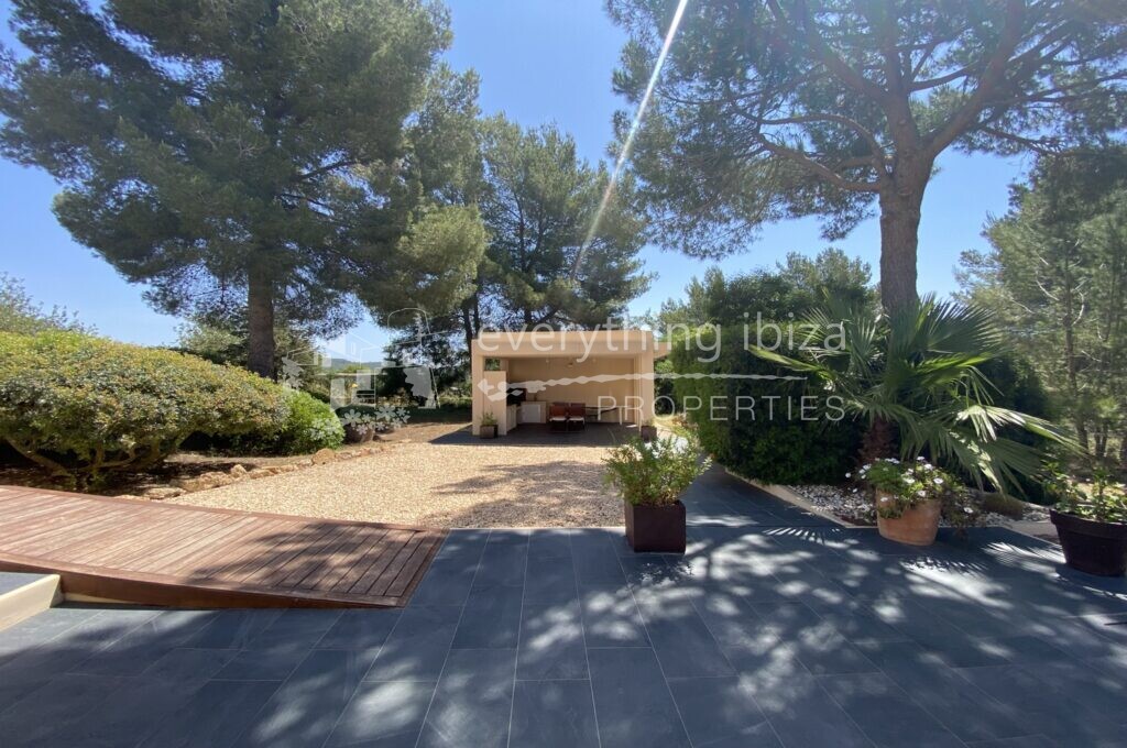 Elegant Villa Set in Large Country Plot Yet Close to Ibiza, ref. 1458, for sale in Ibiza by everything ibiza Properties