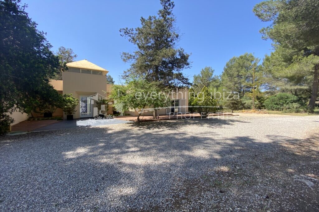 Elegant Villa Set in Large Country Plot Yet Close to Ibiza, ref. 1458, for sale in Ibiza by everything ibiza Properties