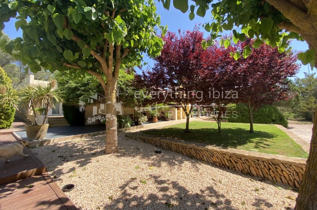 Elegant Villa Set in Large Country Plot Yet Close to Ibiza, ref. 1458, for sale in Ibiza by everything ibiza Properties