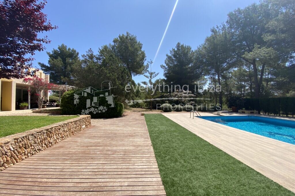 Elegant Villa Set in Large Country Plot Yet Close to Ibiza, ref. 1458, for sale in Ibiza by everything ibiza Properties