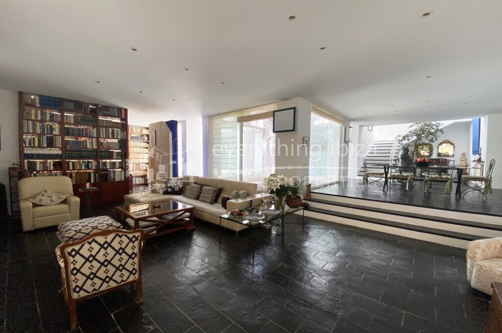 Elegant Villa Set in Large Country Plot Yet Close to Ibiza, ref. 1458, for sale in Ibiza by everything ibiza Properties
