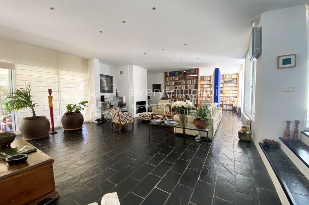 Elegant Villa Set in Large Country Plot Yet Close to Ibiza, ref. 1458, for sale in Ibiza by everything ibiza Properties