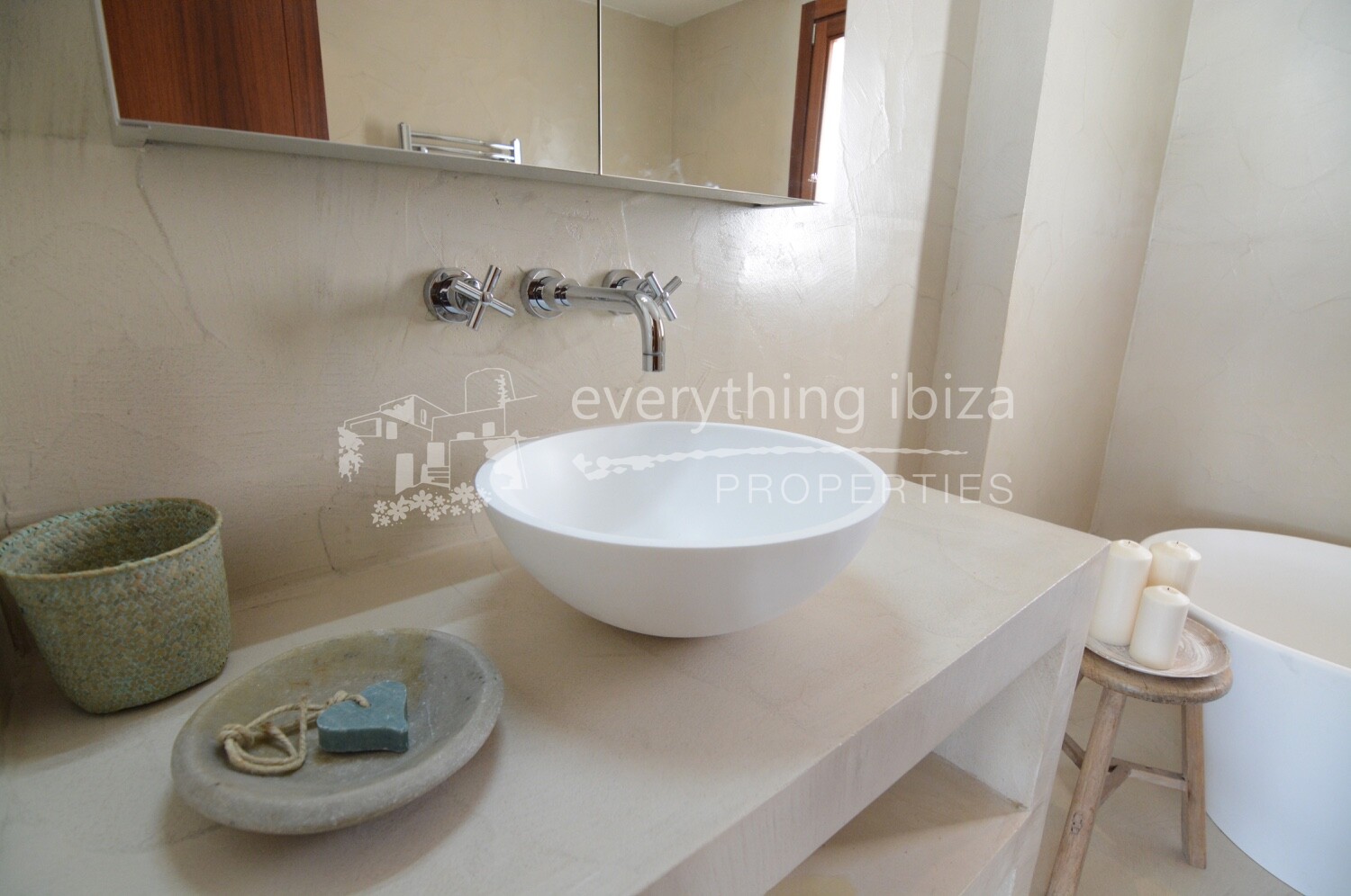 Magnificent Luxury Townhouse in Central Sant Josep Village, ref. 1461, for sale in Ibiza by everything ibiza Properties