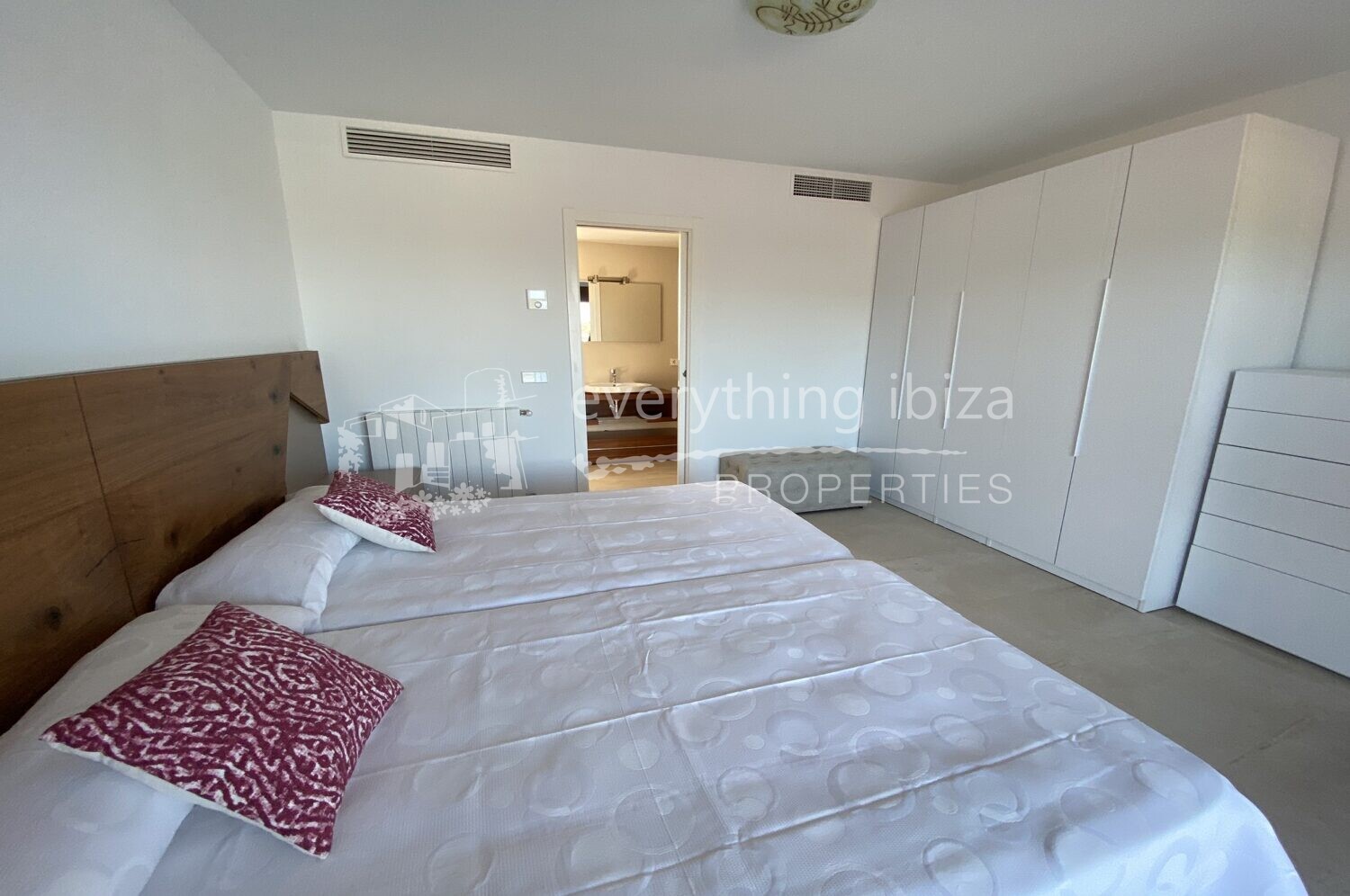 Beautiful Countryside Villa On Large Plot with Private Pool, ref. 1467, for sale in Ibiza by everything ibiza Properties