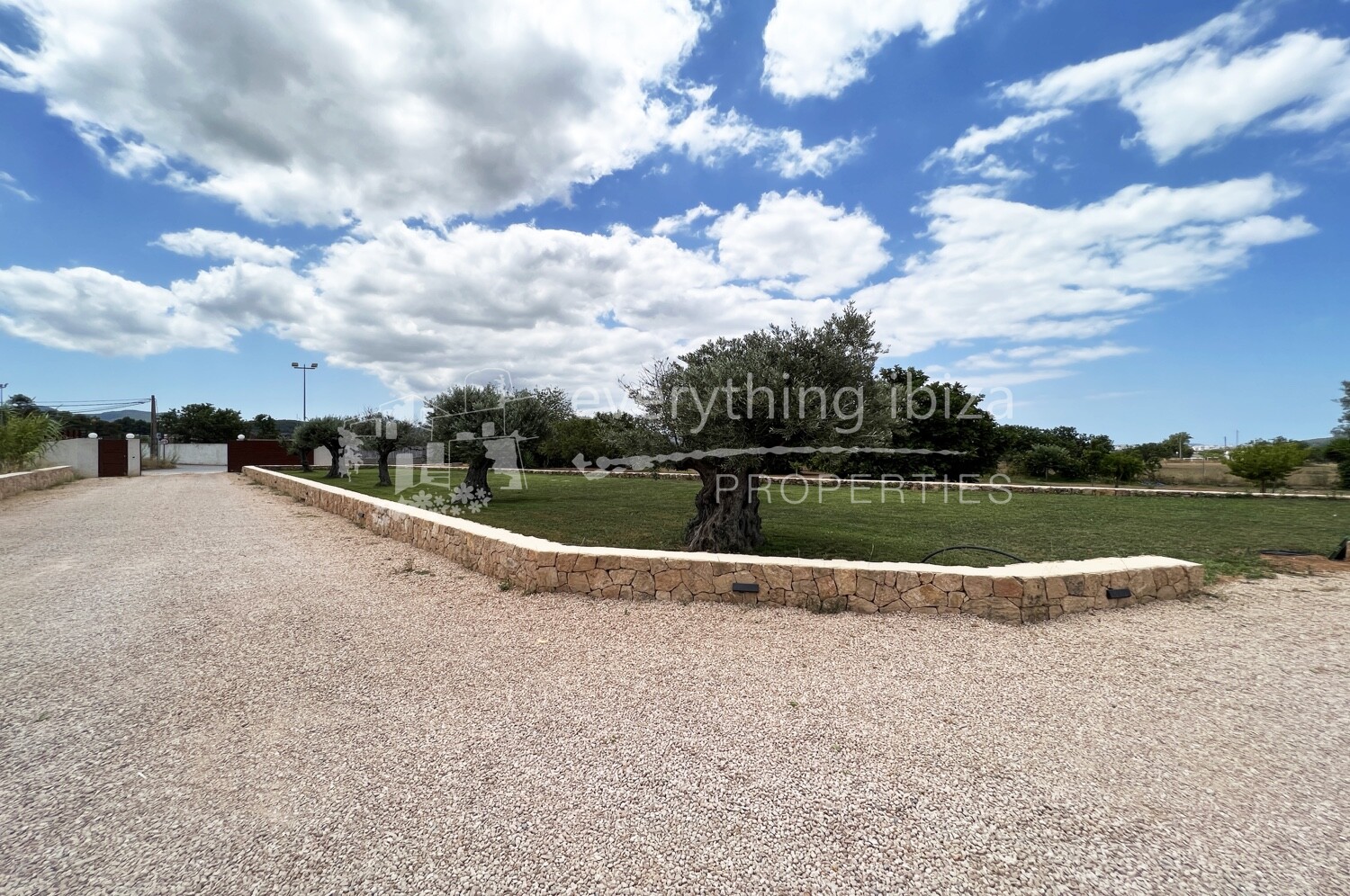 Beautiful Countryside Villa On Large Plot with Private Pool, ref. 1467, for sale in Ibiza by everything ibiza Properties