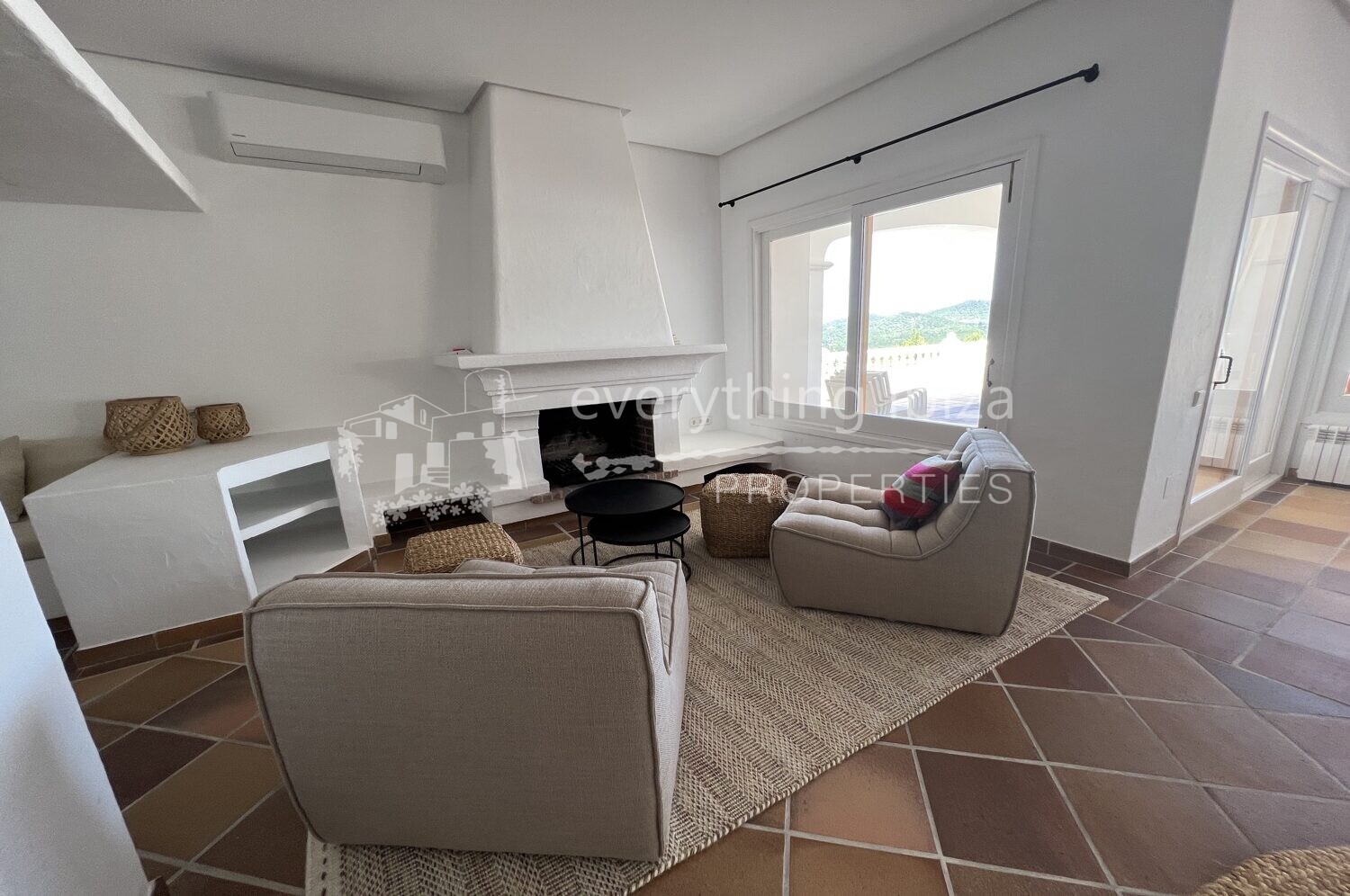 Magnificent Country Villa with Super Views & Tourist License, ref. 1468, for sale in Ibiza by everything ibiza Properties