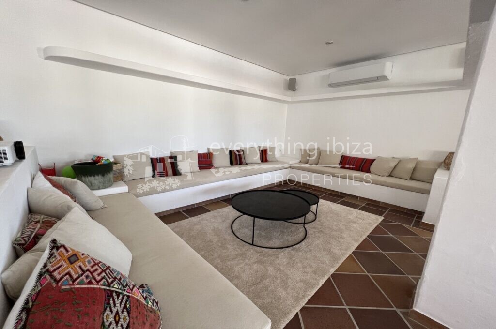 Magnificent Country Villa with Super Views & Tourist License, ref. 1468, for sale in Ibiza by everything ibiza Properties