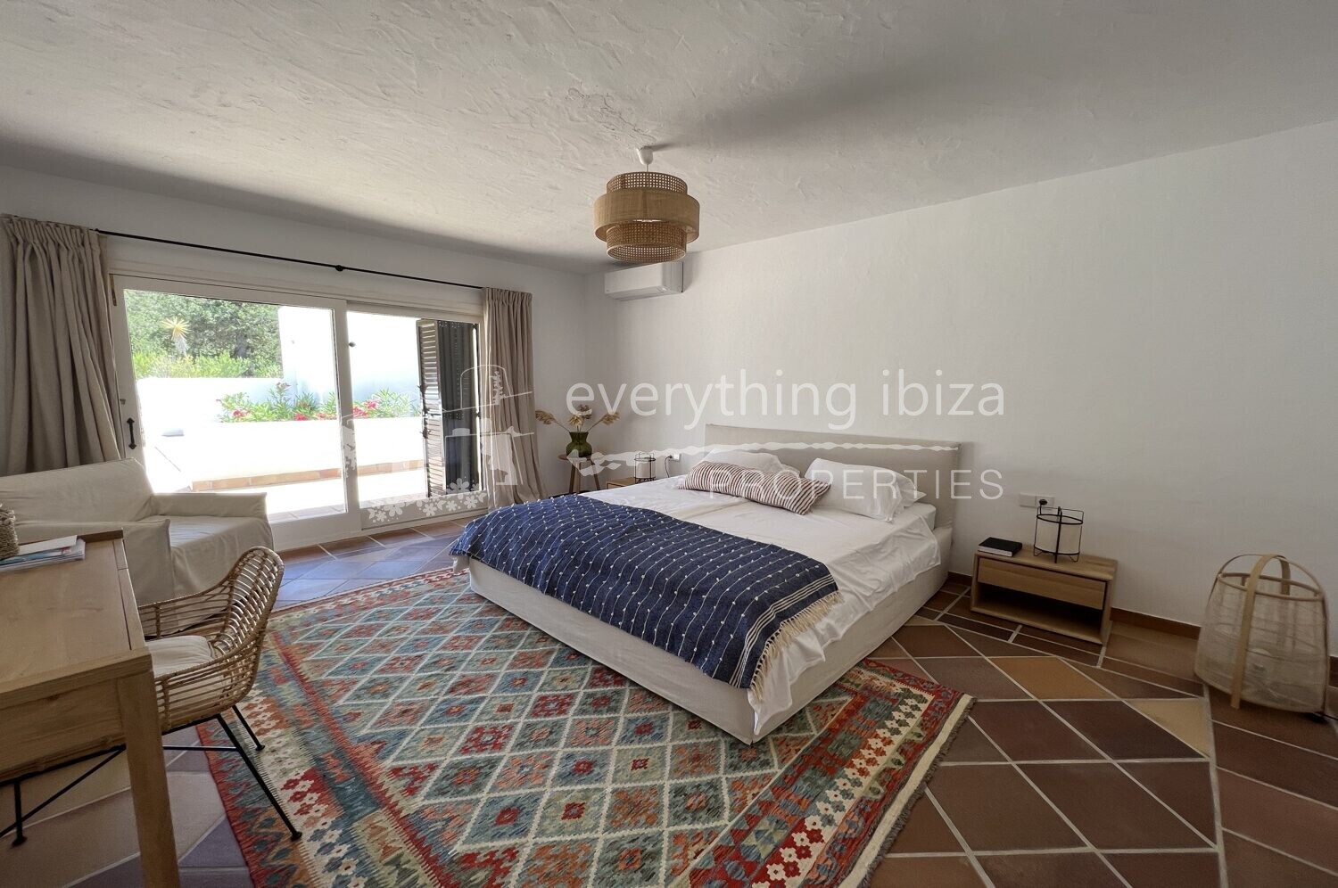 Magnificent Country Villa with Super Views & Tourist License, ref. 1468, for sale in Ibiza by everything ibiza Properties