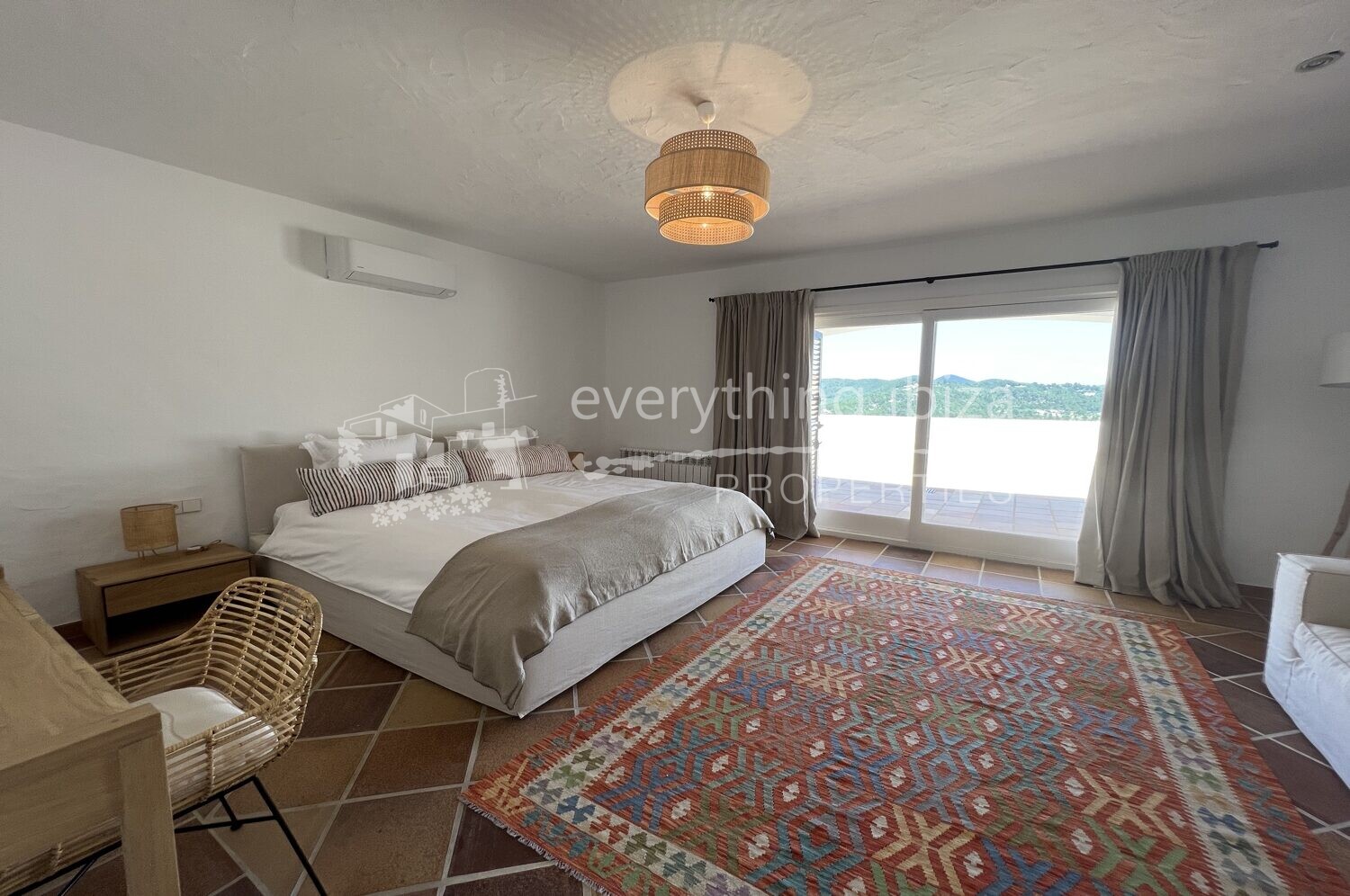 Magnificent Country Villa with Super Views & Tourist License, ref. 1468, for sale in Ibiza by everything ibiza Properties