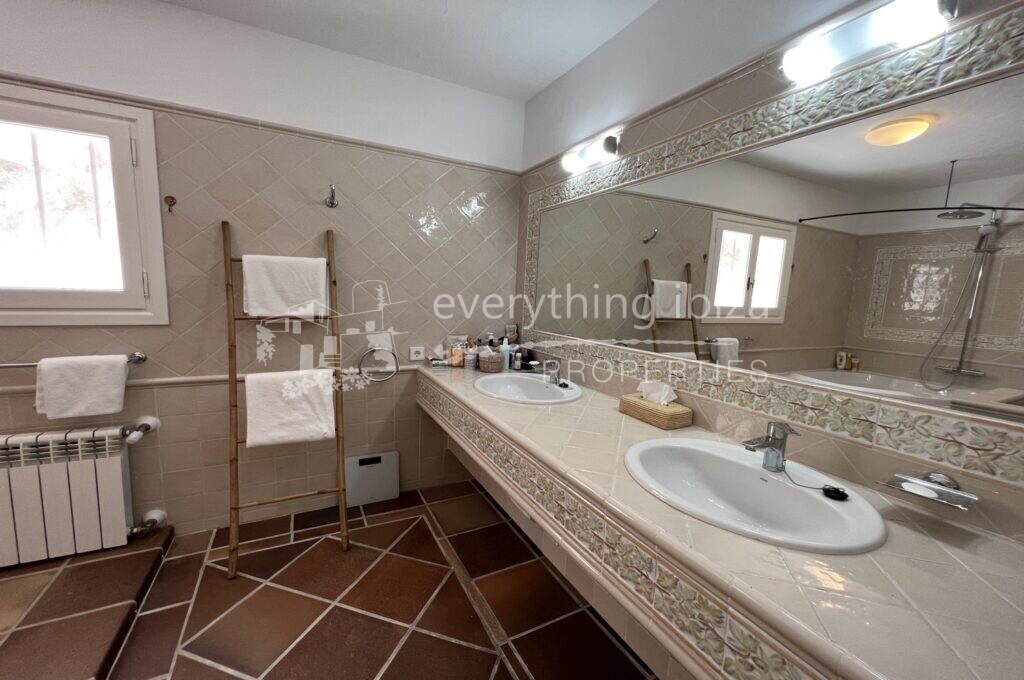 Magnificent Country Villa with Super Views & Tourist License, ref. 1468, for sale in Ibiza by everything ibiza Properties
