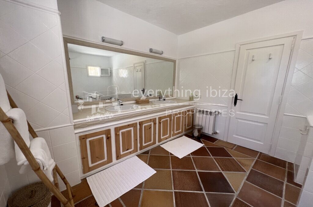 Magnificent Country Villa with Super Views & Tourist License, ref. 1468, for sale in Ibiza by everything ibiza Properties