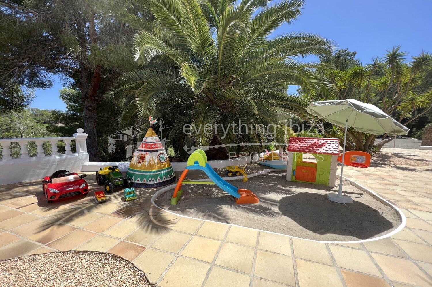 Magnificent Country Villa with Super Views & Tourist License, ref. 1468, for sale in Ibiza by everything ibiza Properties