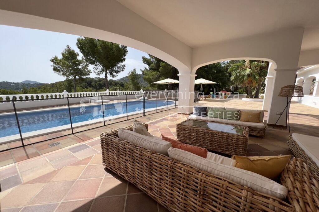 Magnificent Country Villa with Super Views & Tourist License, ref. 1468, for sale in Ibiza by everything ibiza Properties