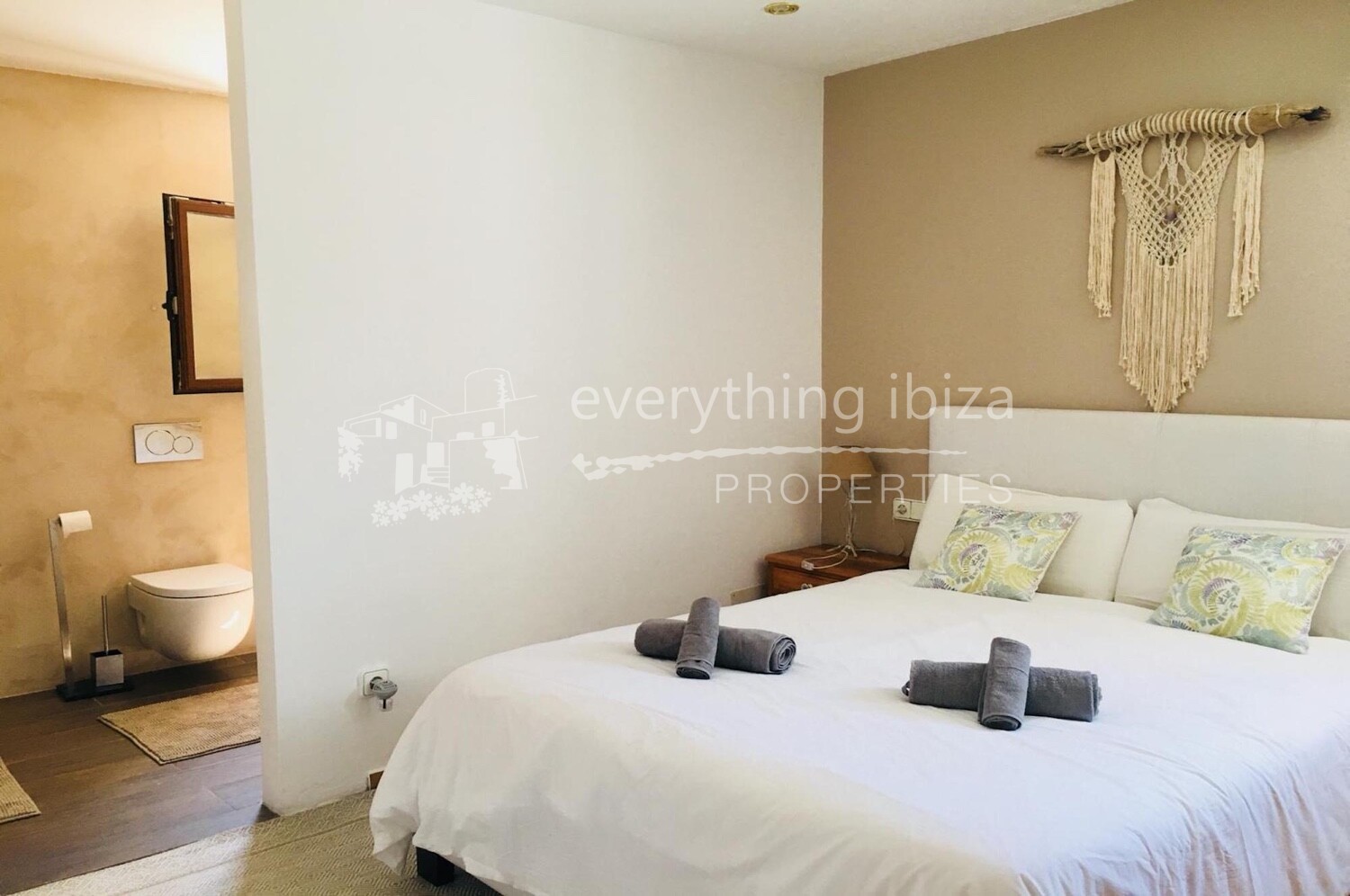 Modern Quality Villa in Elevated Position with Tourist License, ref. 1471, for sale in Ibiza by everything ibiza Properties