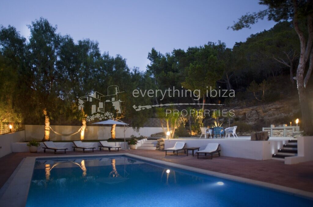 Modern Quality Villa in Elevated Position with Tourist License, ref. 1471, for sale in Ibiza by everything ibiza Properties
