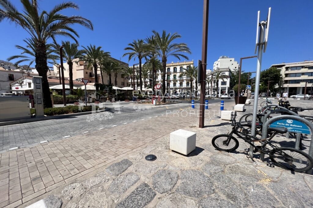 Charming 3 Storey Traditional Townhouse in La Marina, Ibiza Town, ref. 1476, for sale in Ibiza by everything ibiza Properties