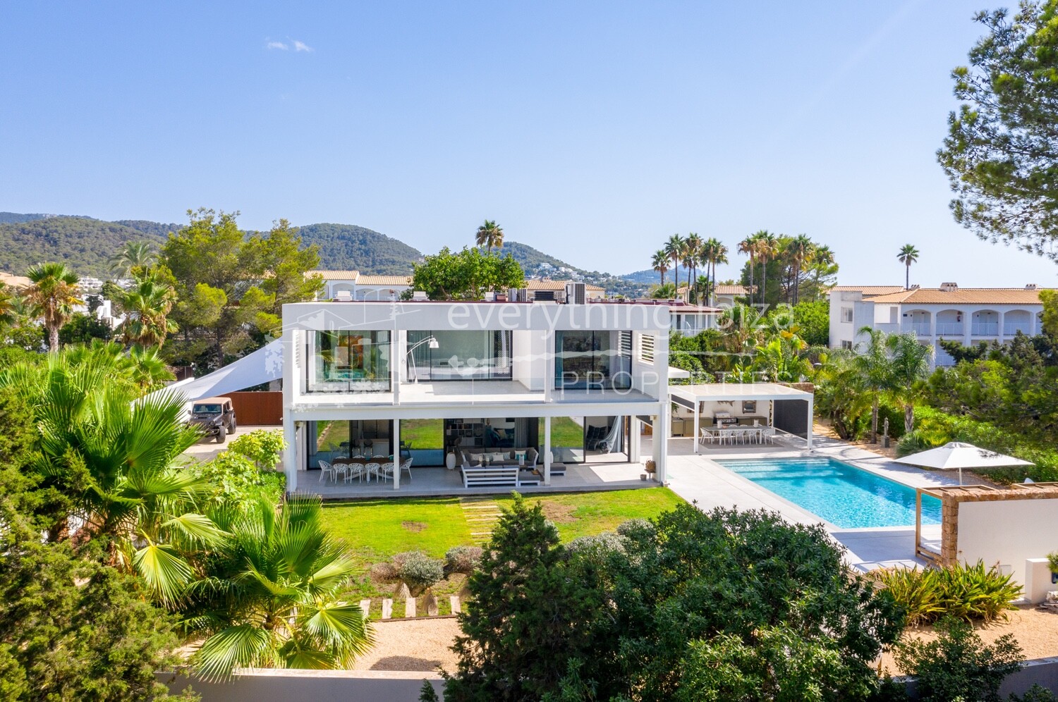 Exquisite Villa of the Finest Quality Close to the Beach, ref. 1477, for sale in Ibiza by everything ibiza Properties