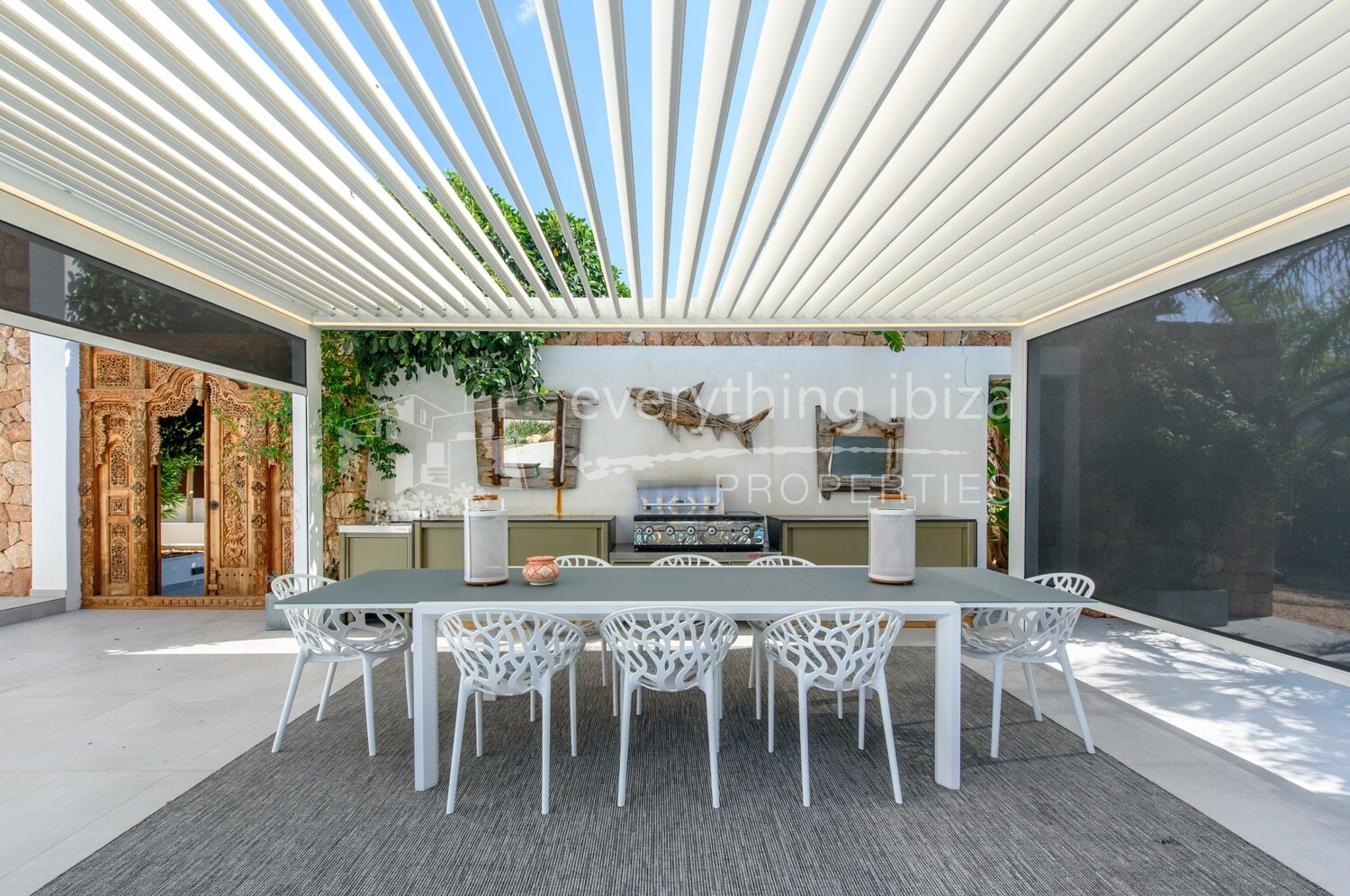 Exquisite Villa of the Finest Quality Close to the Beach, ref. 1477, for sale in Ibiza by everything ibiza Properties