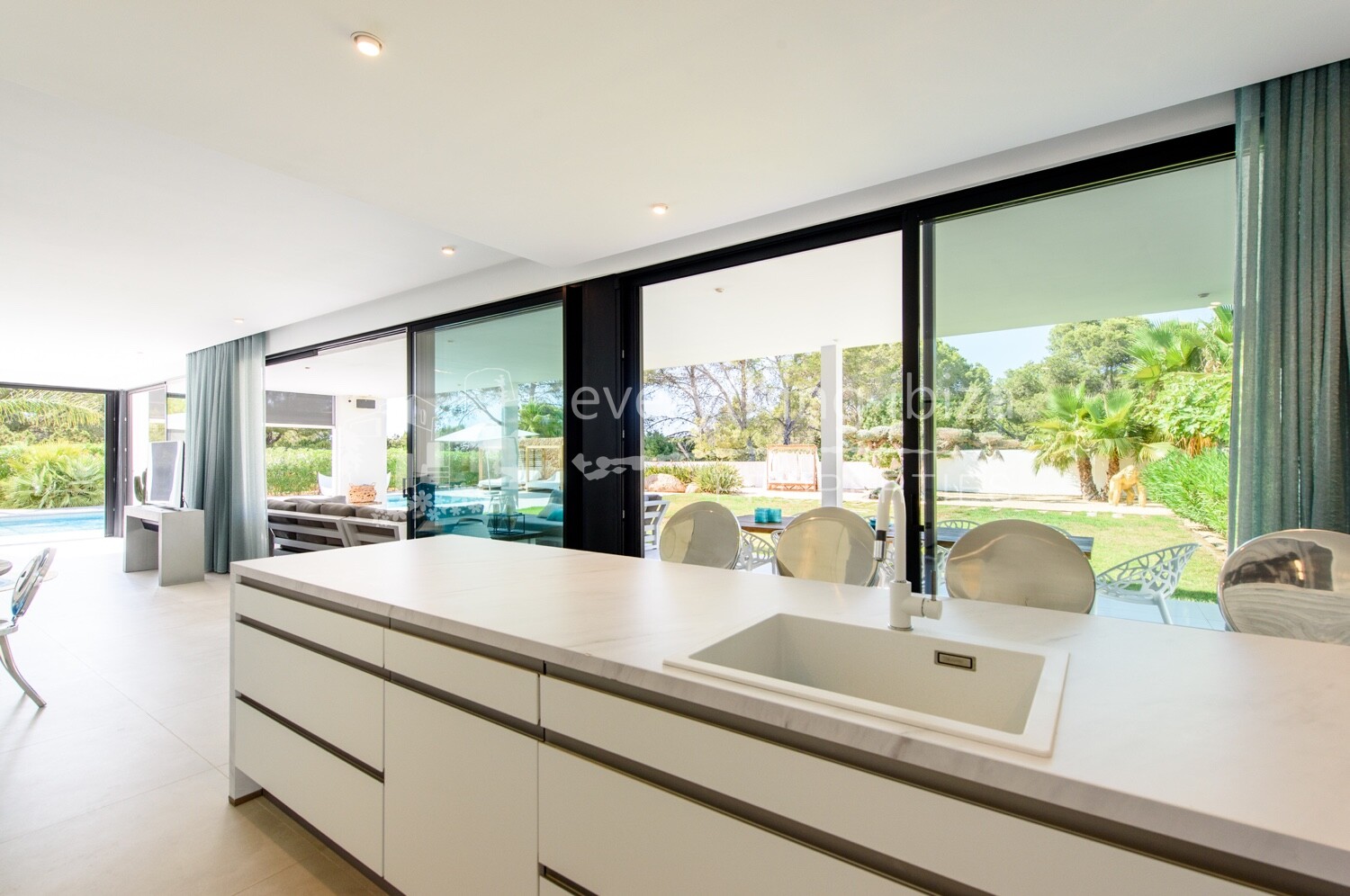 Exquisite Villa of the Finest Quality Close to the Beach, ref. 1477, for sale in Ibiza by everything ibiza Properties