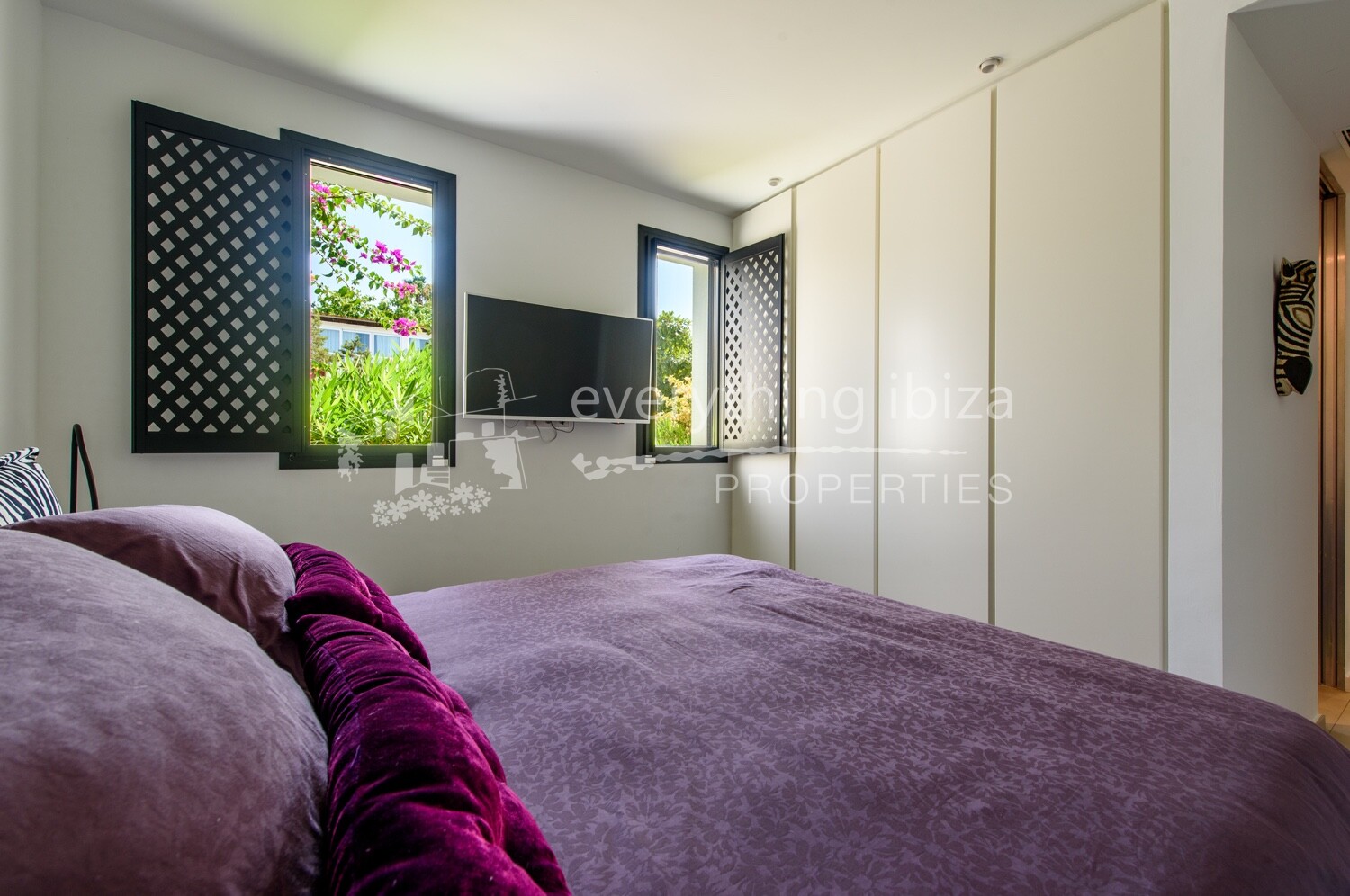 Exquisite Villa of the Finest Quality Close to the Beach, ref. 1477, for sale in Ibiza by everything ibiza Properties