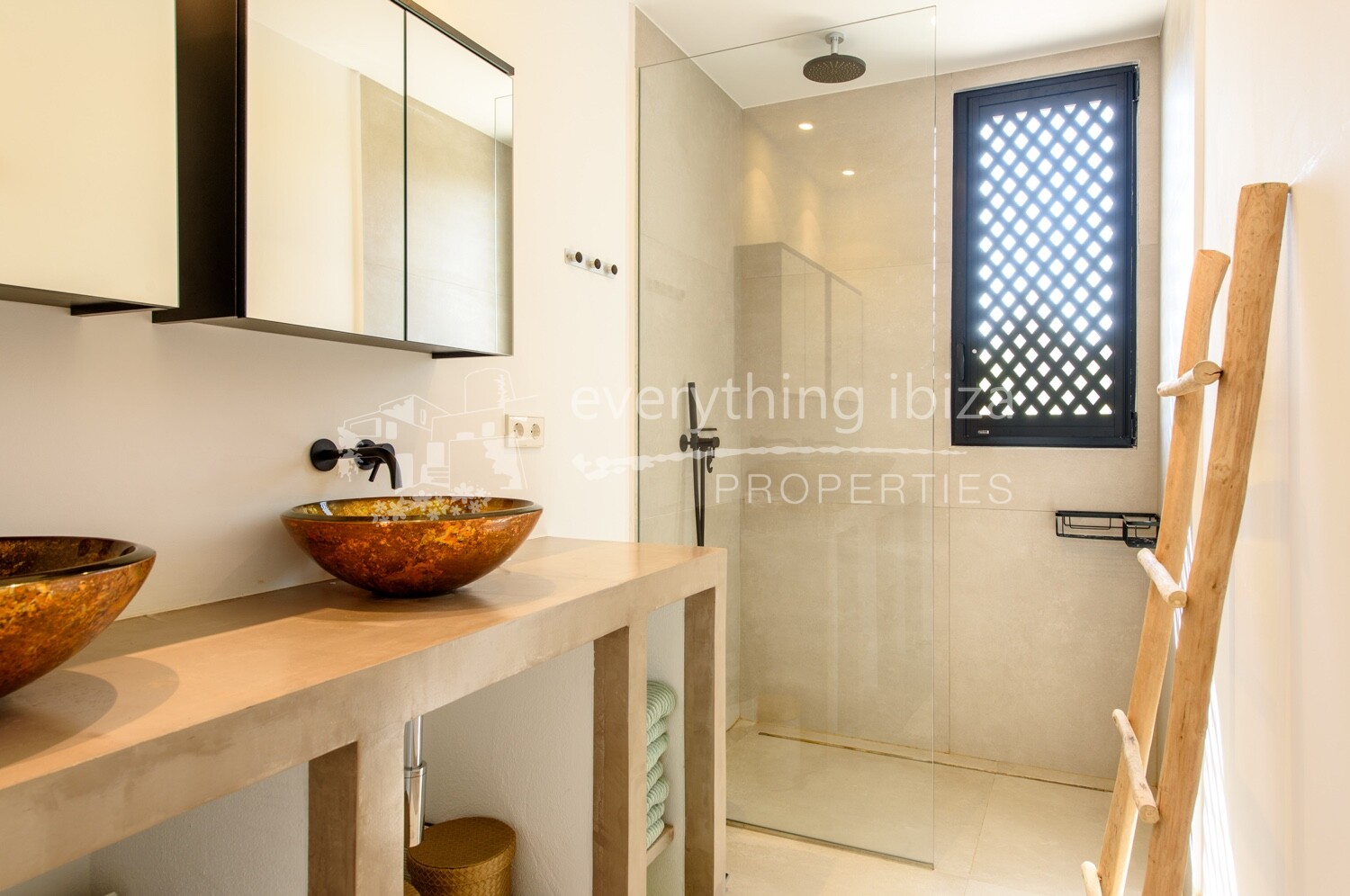 Exquisite Villa of the Finest Quality Close to the Beach, ref. 1477, for sale in Ibiza by everything ibiza Properties