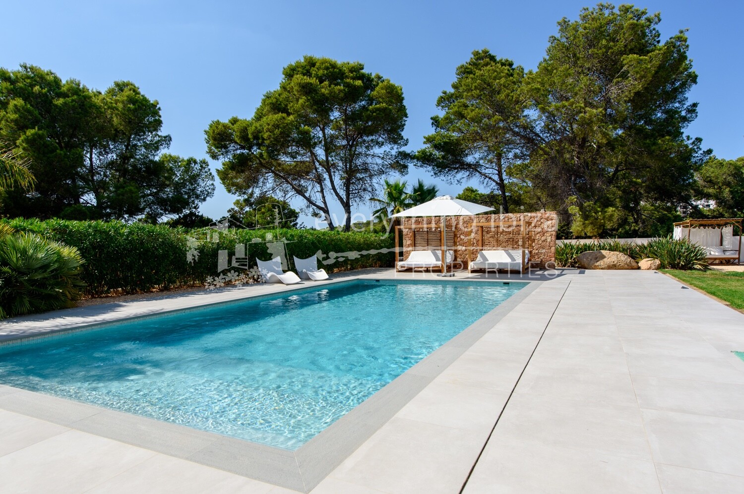 Exquisite Villa of the Finest Quality Close to the Beach, ref. 1477, for sale in Ibiza by everything ibiza Properties