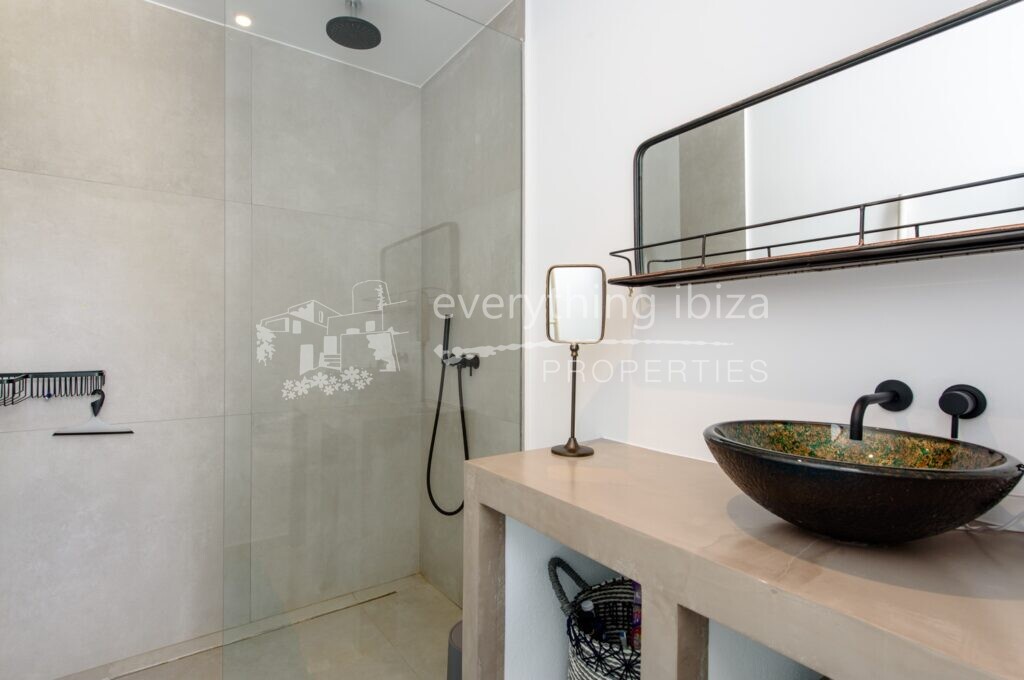 Exquisite Villa of the Finest Quality Close to the Beach, ref. 1477, for sale in Ibiza by everything ibiza Properties