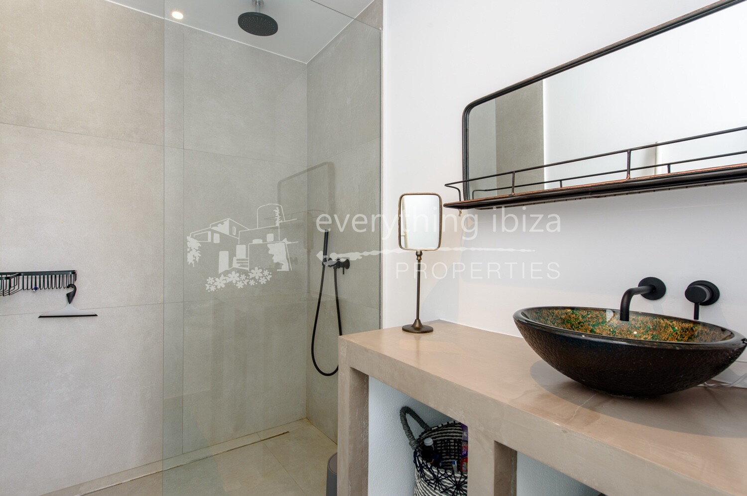 Exquisite Villa of the Finest Quality Close to the Beach, ref. 1477, for sale in Ibiza by everything ibiza Properties