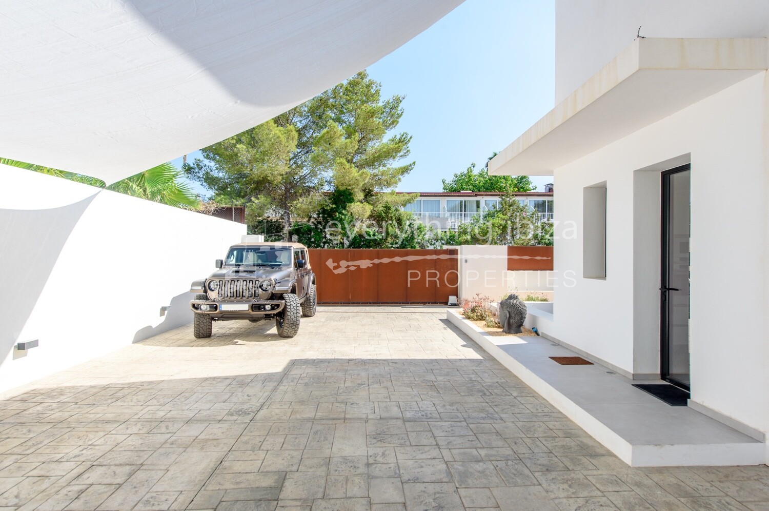 Exquisite Villa of the Finest Quality Close to the Beach, ref. 1477, for sale in Ibiza by everything ibiza Properties