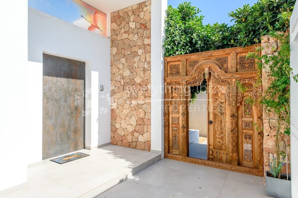 Exquisite Villa of the Finest Quality Close to the Beach, ref. 1477, for sale in Ibiza by everything ibiza Properties