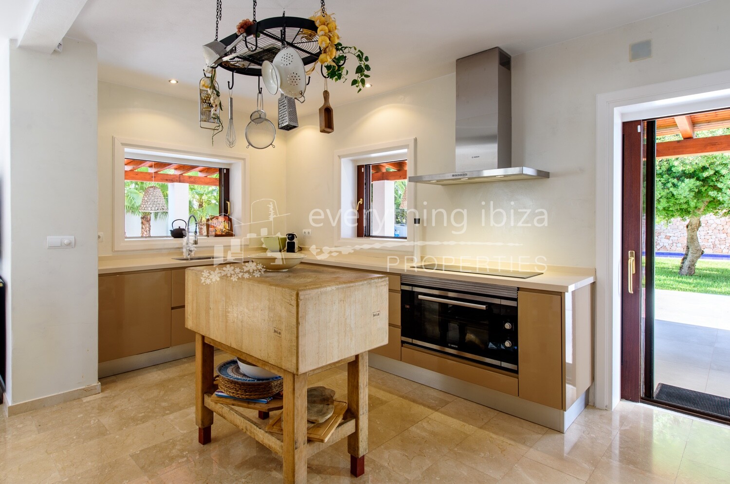 Magnificent Villa with Pool & Close to the Beach, ref. 1478, for sale in Ibiza by everything ibiza Properties