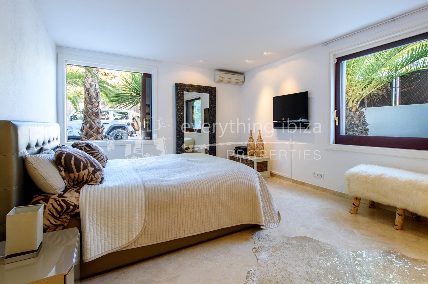 Magnificent Villa with Pool & Close to the Beach, ref. 1478, for sale in Ibiza by everything ibiza Properties