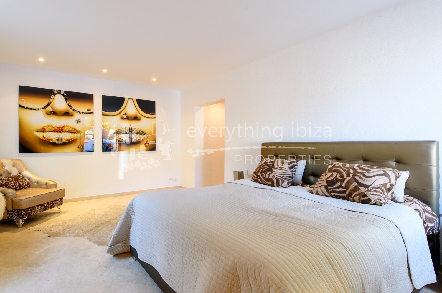 Magnificent Villa with Pool & Close to the Beach, ref. 1478, for sale in Ibiza by everything ibiza Properties