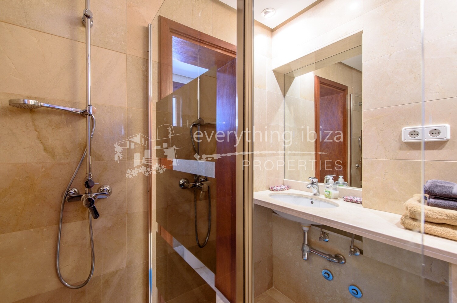 Magnificent Villa with Pool & Close to the Beach, ref. 1478, for sale in Ibiza by everything ibiza Properties