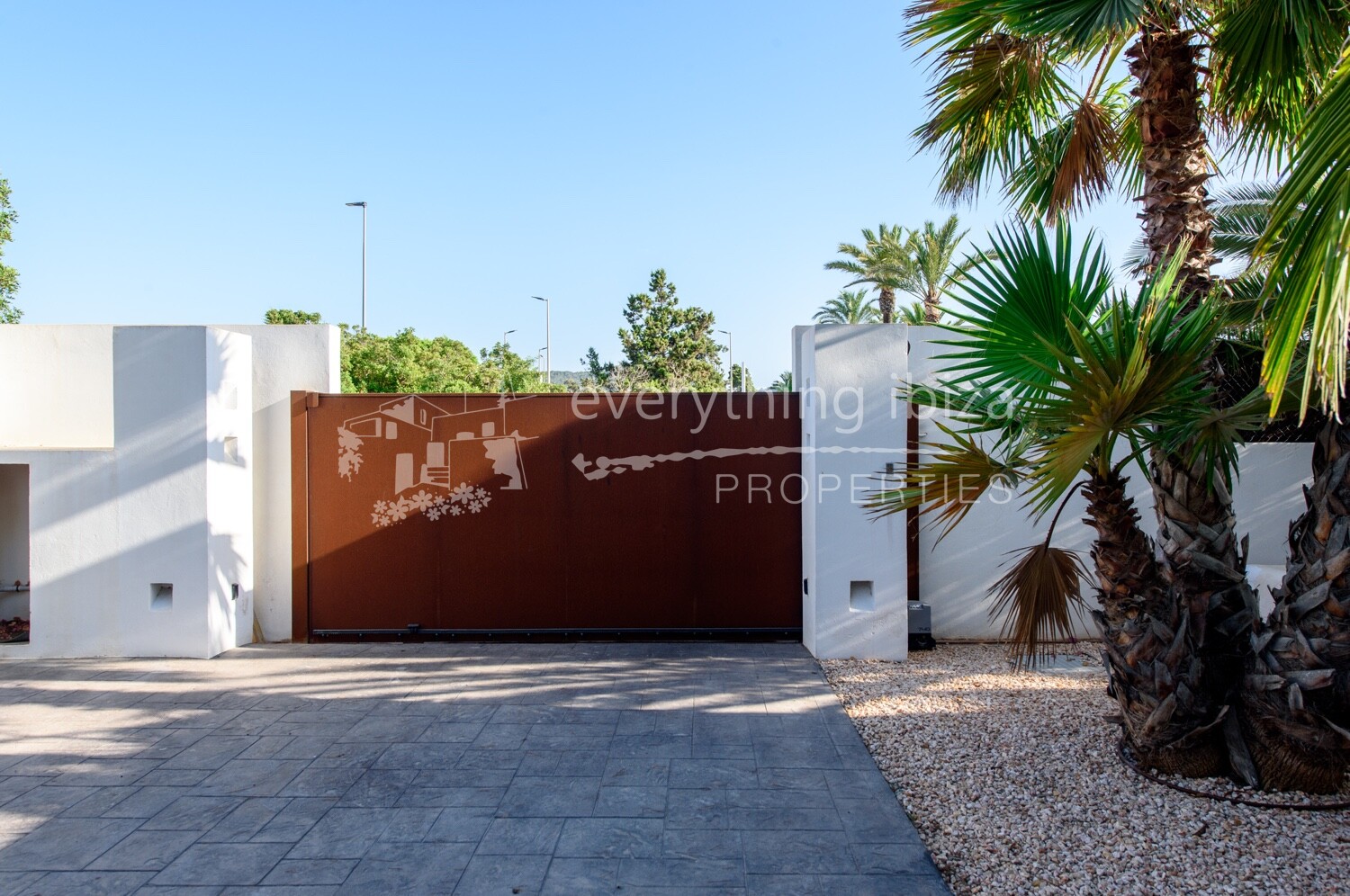 Magnificent Villa with Pool & Close to the Beach, ref. 1478, for sale in Ibiza by everything ibiza Properties