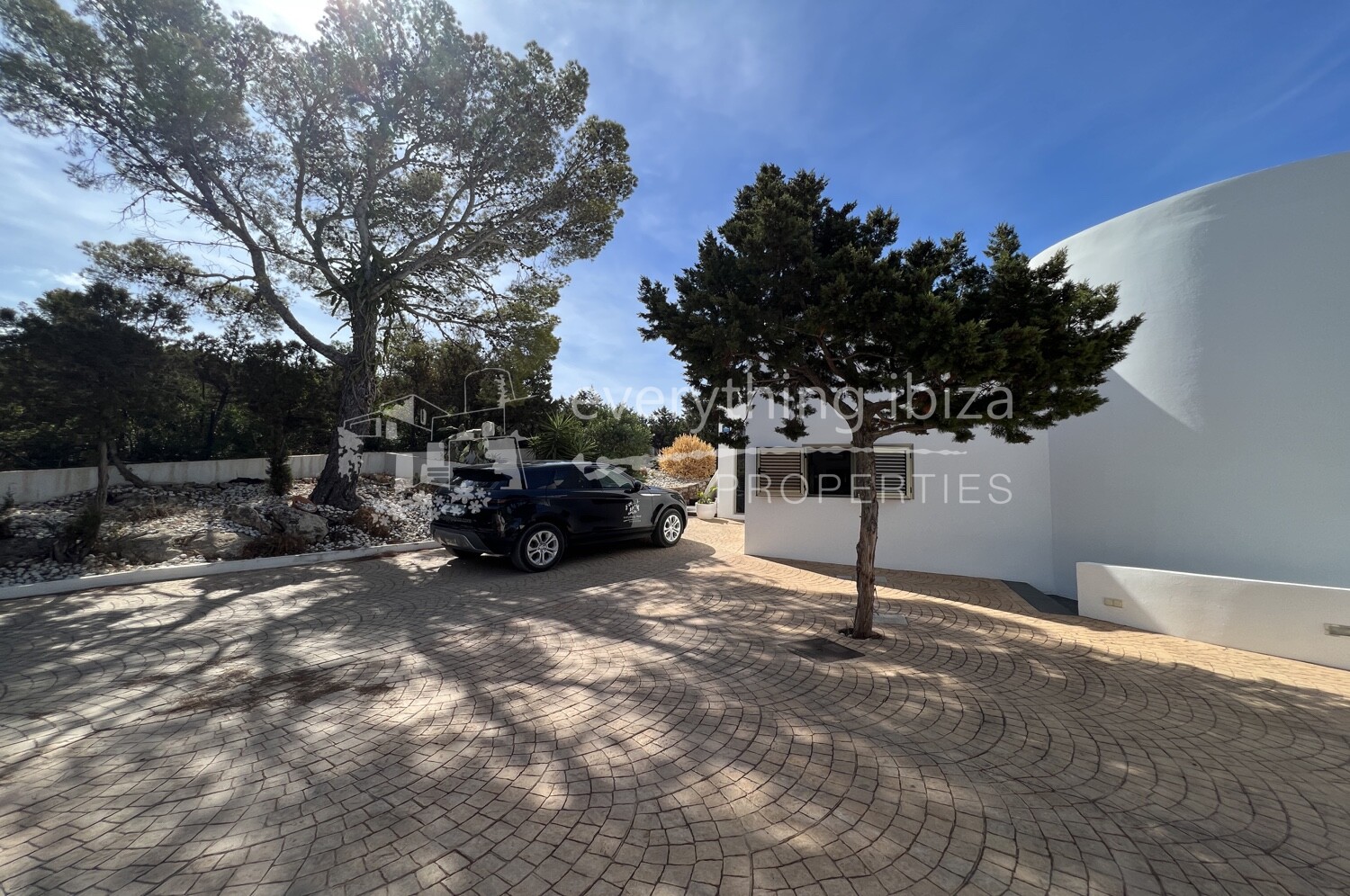 Cosmopolitan Luxury Villa with Stunning Sea & Sunset Views, ref. 1482, for sale in Ibiza by everything ibiza Properties