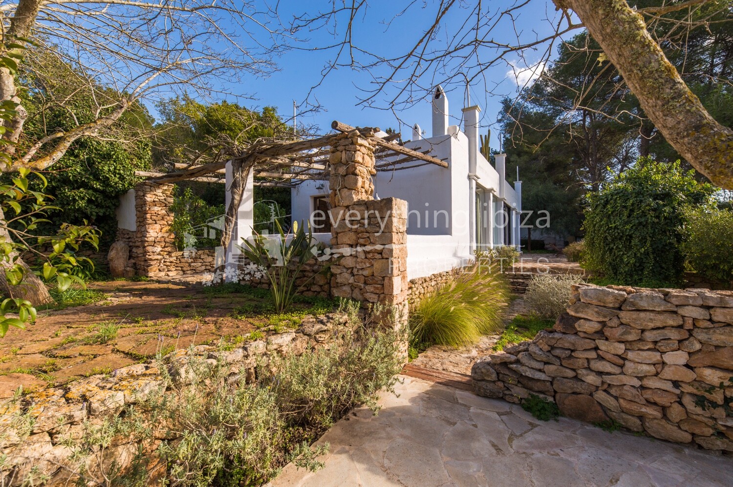 Beautiful Countryside Finca Near Santa Gertrudis, ref. 1485, for sale in Ibiza by everything ibiza Properties