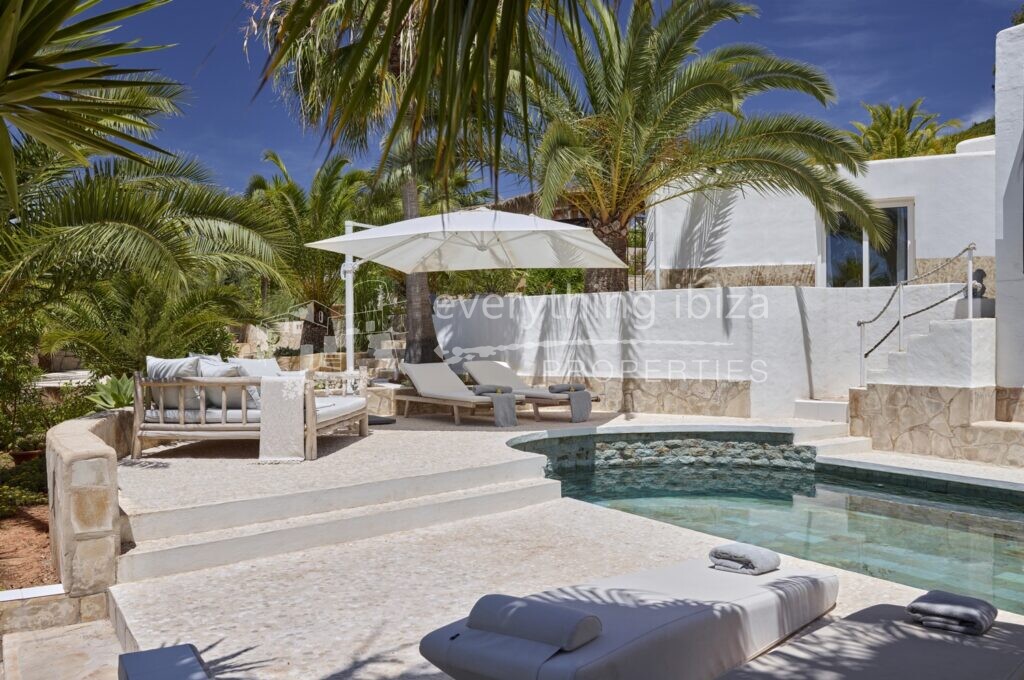 Magnificent Cosmopolitan Villa with Tourist License Set in Countryside, ref. 1488, for sale in Ibiza by everything ibiza Properties