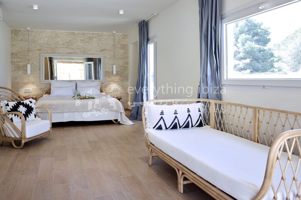 Magnificent Cosmopolitan Villa with Tourist License Set in Countryside, ref. 1488, for sale in Ibiza by everything ibiza Properties