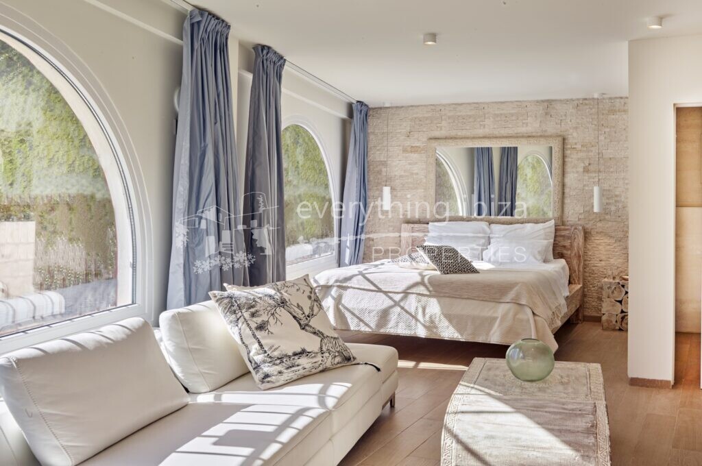 Magnificent Cosmopolitan Villa with Tourist License Set in Countryside, ref. 1488, for sale in Ibiza by everything ibiza Properties