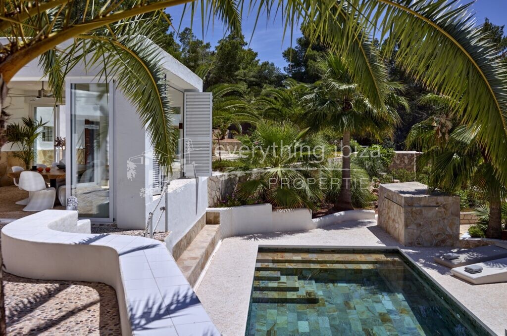 Magnificent Cosmopolitan Villa with Tourist License Set in Countryside, ref. 1488, for sale in Ibiza by everything ibiza Properties