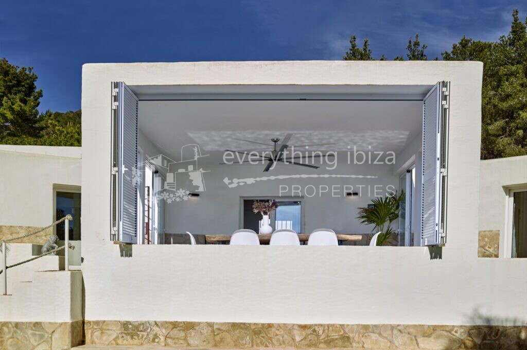 Magnificent Cosmopolitan Villa with Tourist License Set in Countryside, ref. 1488, for sale in Ibiza by everything ibiza Properties
