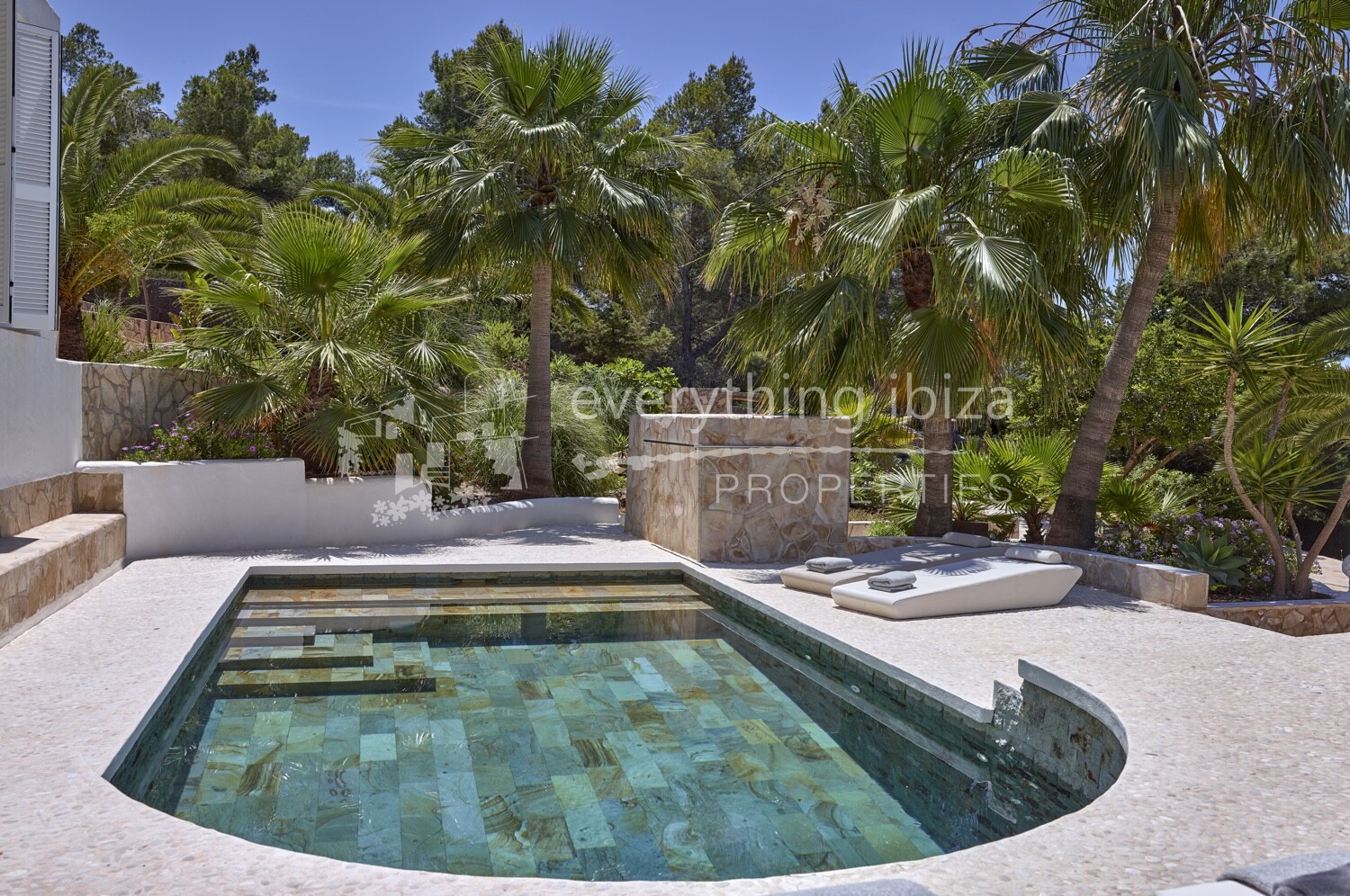 Magnificent Cosmopolitan Villa with Tourist License Set in Countryside, ref. 1488, for sale in Ibiza by everything ibiza Properties