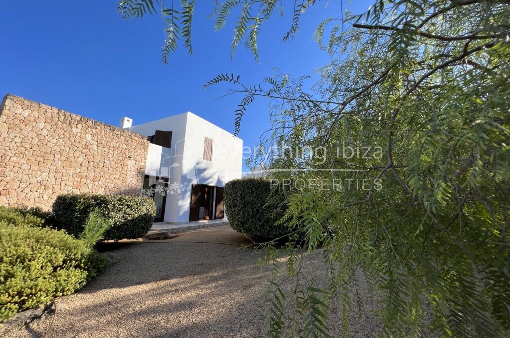 Stylish, Detached Cosmopolitan Villa with Tourist License, ref. 1497, for sale in Ibiza by everything ibiza Properties
