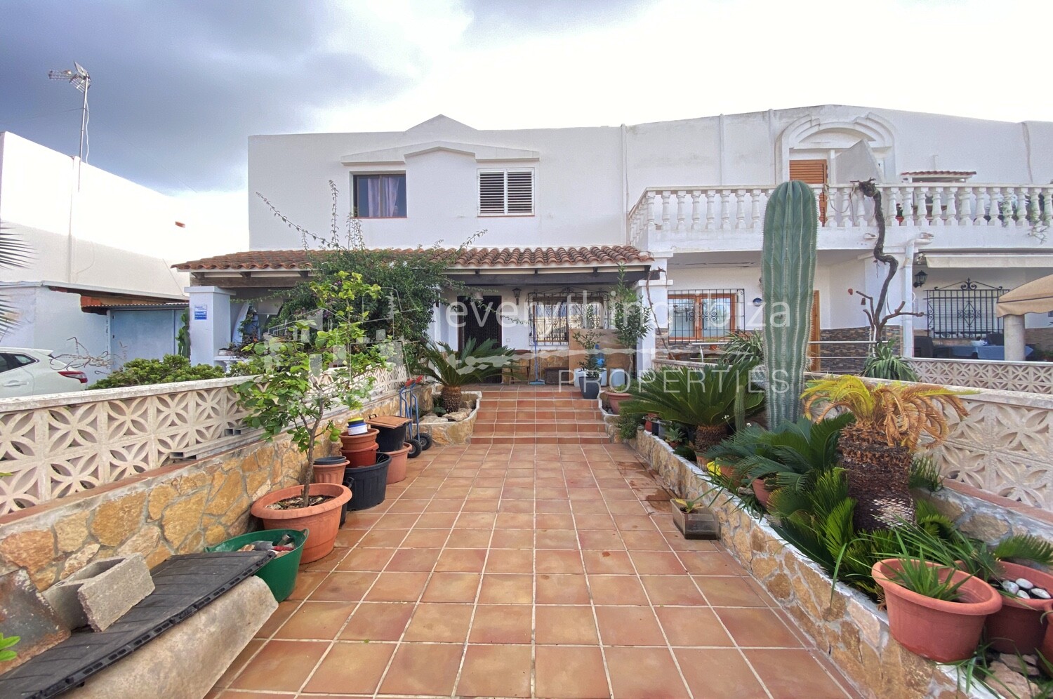 Charming Traditionally Styled Townhouse Close to the Beach, ref. 1507, for sale in Ibiza by everything ibiza Properties