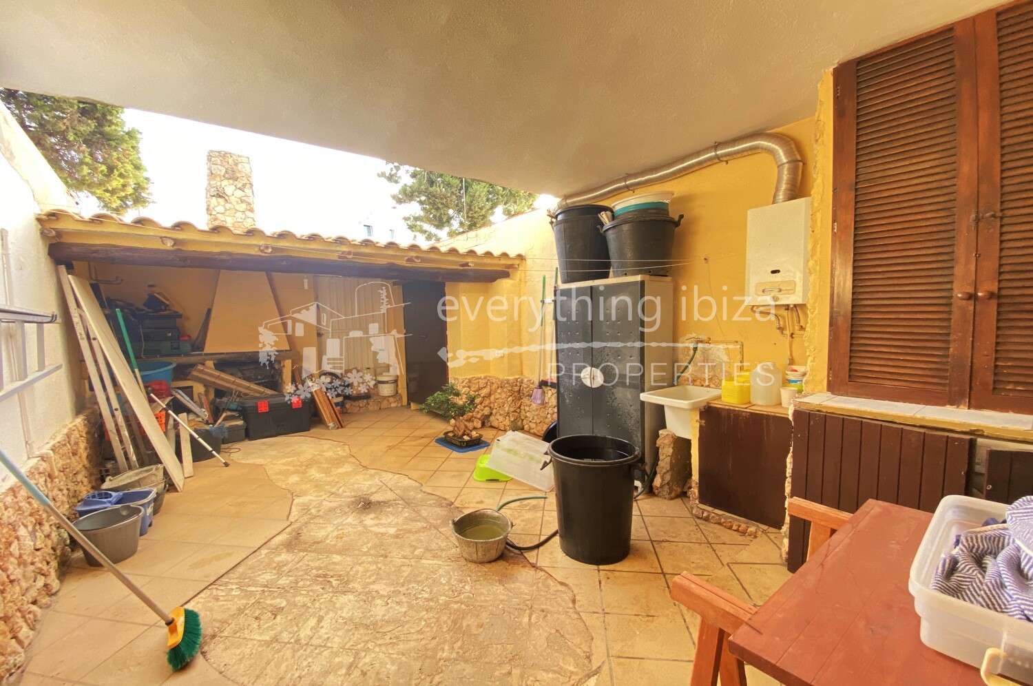Charming Traditionally Styled Townhouse Close to the Beach, ref. 1507, for sale in Ibiza by everything ibiza Properties