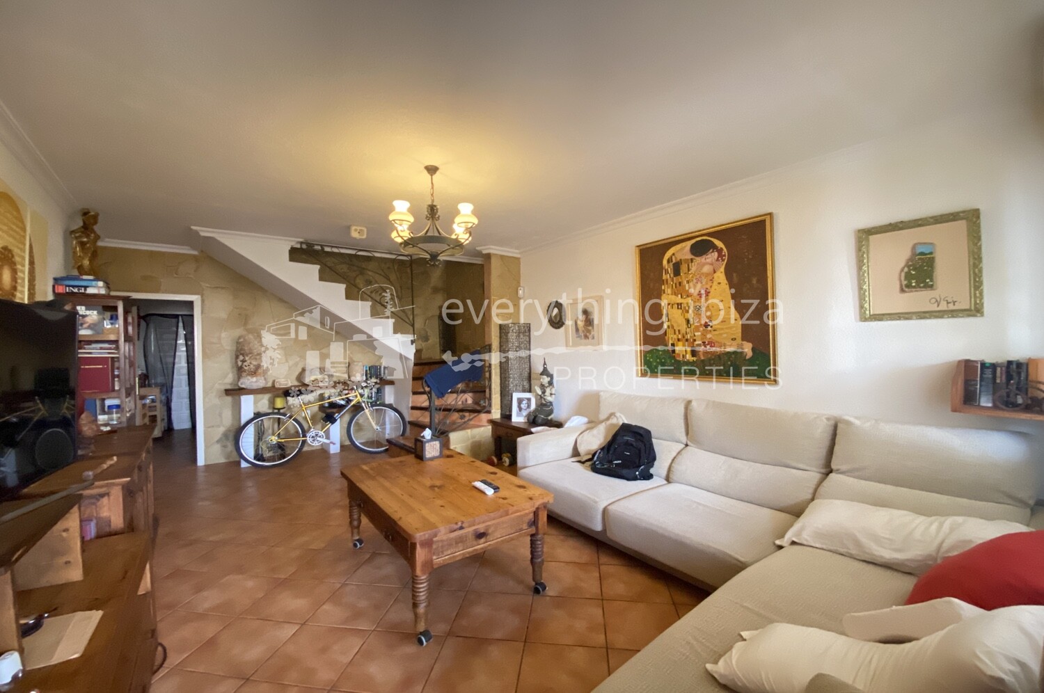 Charming Traditionally Styled Townhouse Close to the Beach, ref. 1507, for sale in Ibiza by everything ibiza Properties