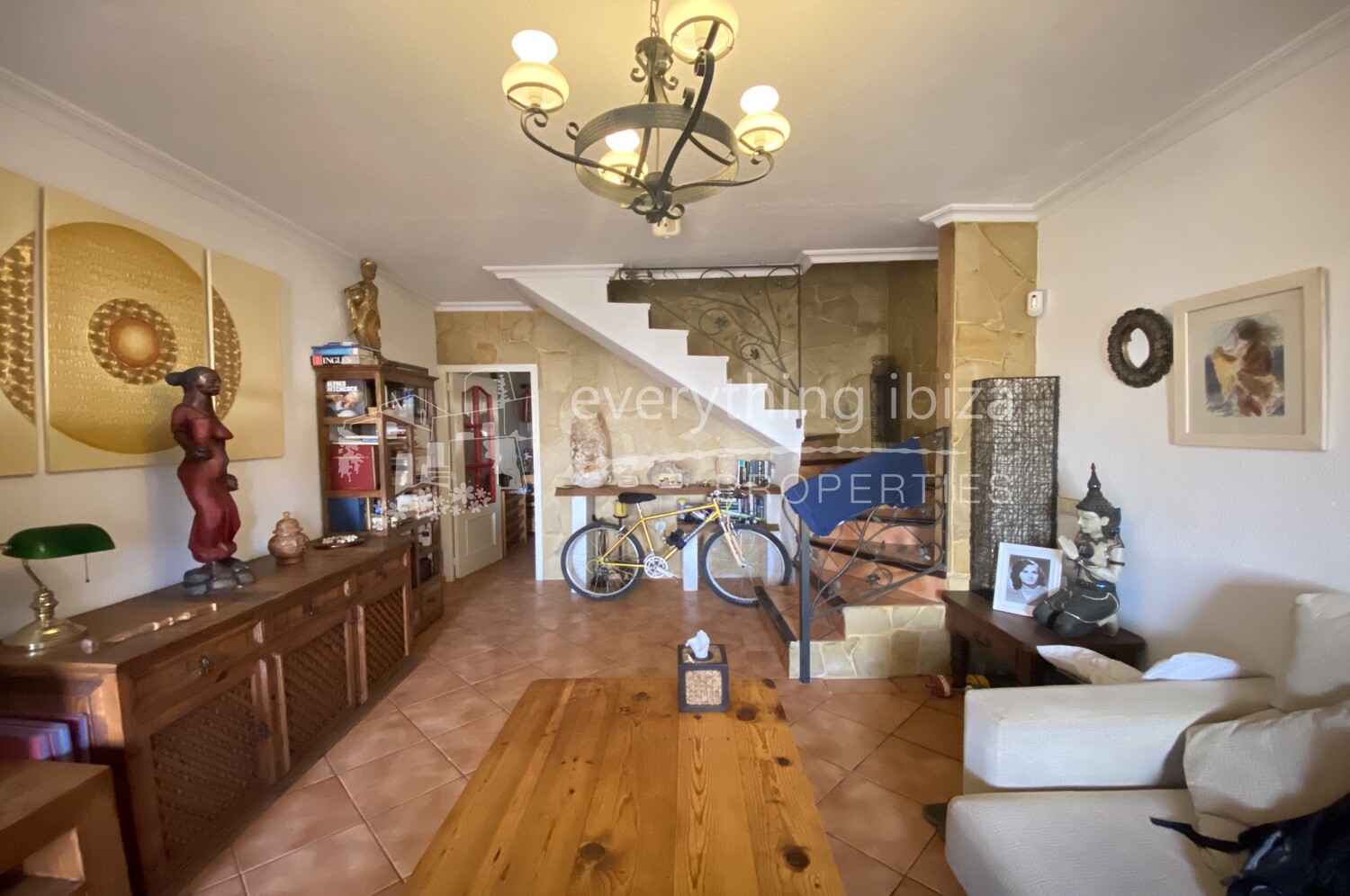 Charming Traditionally Styled Townhouse Close to the Beach, ref. 1507, for sale in Ibiza by everything ibiza Properties