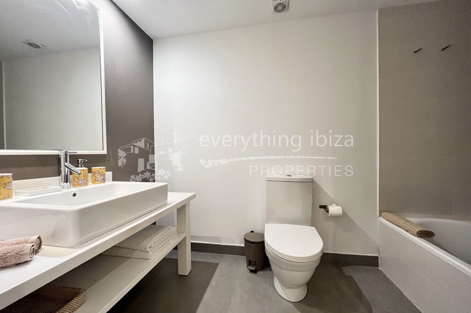 Magnificent Property of the Finest Quality & Close to the Beach, ref. 1510, for sale in Ibiza by everything ibiza Properties